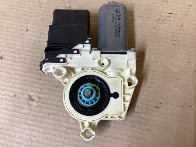 bontott VW PASSAT B6 Jobb hátsó Ablakemelő Motor