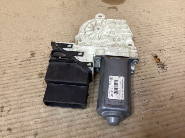 bontott VW PASSAT B6 Jobb hátsó Ablakemelő Motor