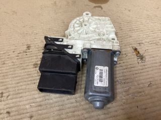 bontott VW PASSAT B6 Jobb hátsó Ablakemelő Motor