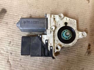 bontott VW PASSAT B6 Jobb hátsó Ablakemelő Motor