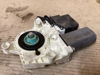 bontott VW PASSAT B6 Jobb hátsó Ablakemelő Motor