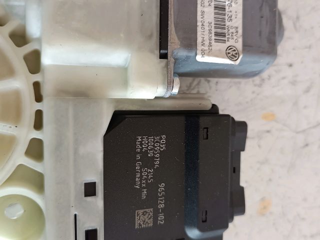 bontott VW PASSAT B6 Jobb hátsó Ablakemelő Motor