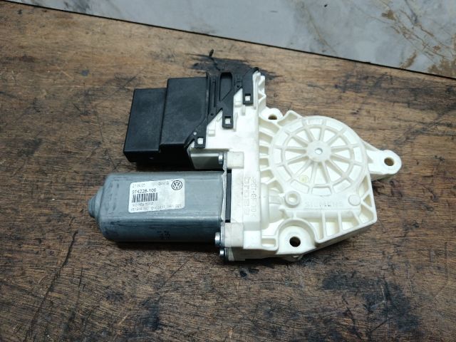 bontott VW PASSAT B6 Jobb hátsó Ablakemelő Motor