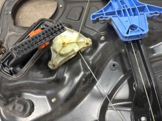 bontott VW PASSAT B6 Jobb hátsó Ablakemelő Szerkezet (Elektromos)