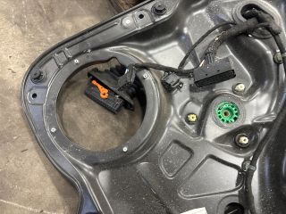 bontott VW PASSAT B6 Jobb hátsó Ablakemelő Szerkezet (Elektromos)