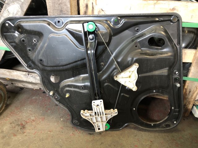 bontott VW PASSAT B6 Jobb hátsó Ablakemelő Szerkezet (Elektromos)