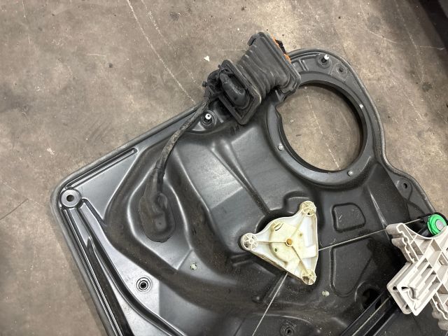 bontott VW PASSAT B6 Jobb hátsó Ablakemelő Szerkezet (Elektromos)