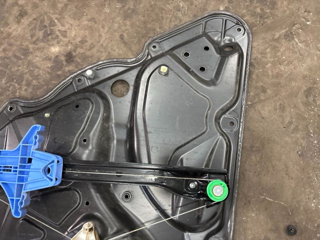 bontott VW PASSAT B6 Jobb hátsó Ablakemelő Szerkezet (Elektromos)