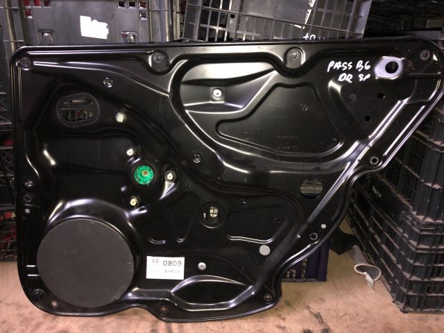 bontott VW PASSAT B6 Jobb hátsó Ablakemelő Szerkezet (Elektromos)