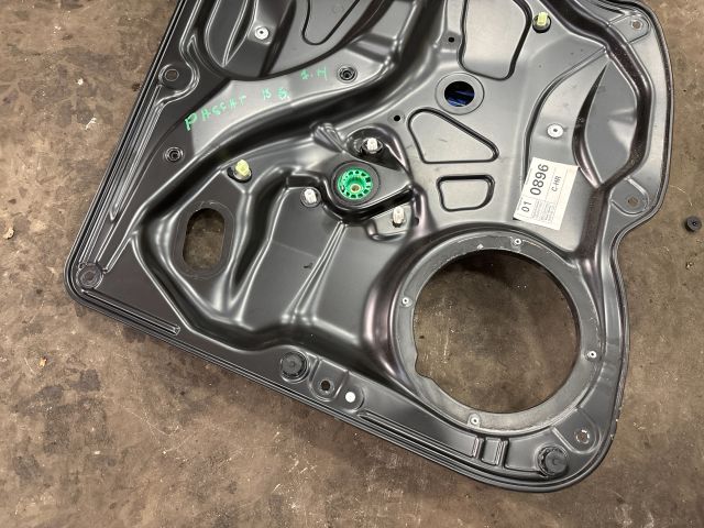 bontott VW PASSAT B6 Jobb hátsó Ablakemelő Szerkezet (Elektromos)