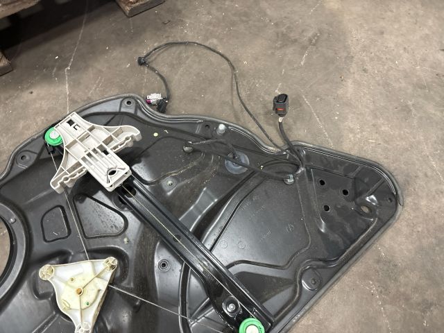 bontott VW PASSAT B6 Jobb hátsó Ablakemelő Szerkezet (Elektromos)