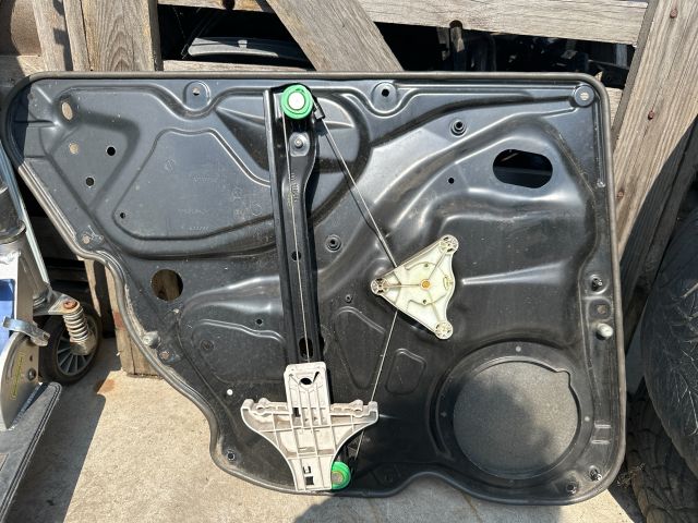 bontott VW PASSAT B6 Jobb hátsó Ablakemelő Szerkezet (Elektromos)