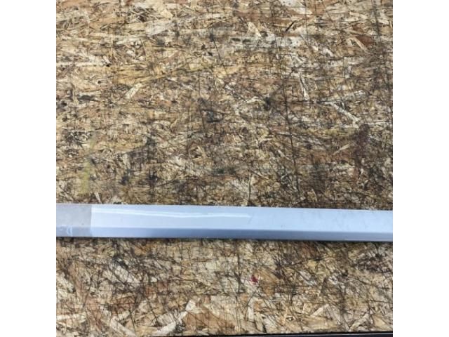 bontott VW PASSAT B6 Jobb hátsó Ajtó Díszléc