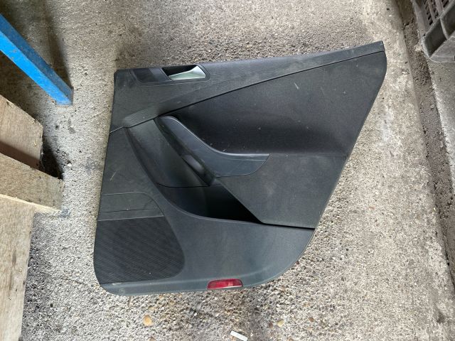 bontott VW PASSAT B6 Jobb hátsó Ajtó Kárpit