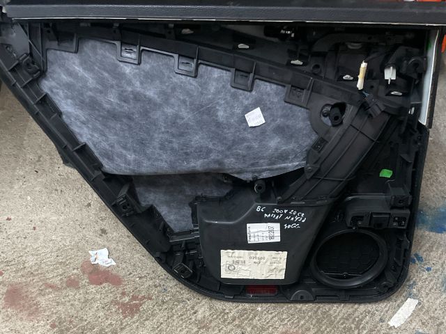 bontott VW PASSAT B6 Jobb hátsó Ajtó Kárpit