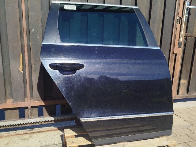 bontott VW PASSAT B6 Jobb hátsó Ajtó (Részeivel)