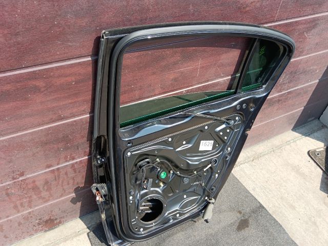 bontott VW PASSAT B6 Jobb hátsó Ajtó (Részeivel)