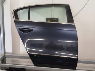 bontott VW PASSAT B6 Jobb hátsó Ajtó (Részeivel)