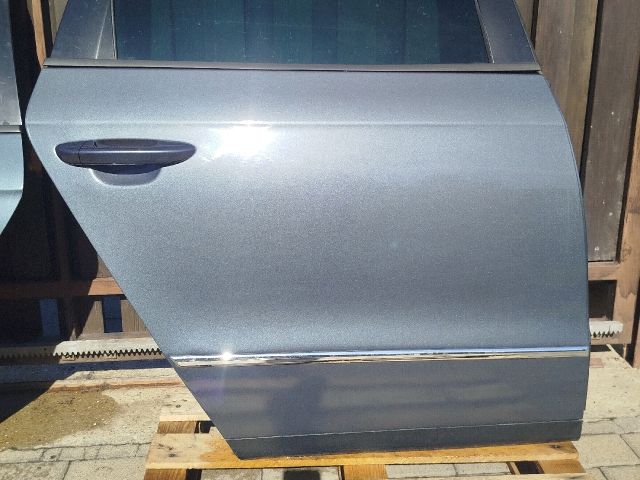 bontott VW PASSAT B6 Jobb hátsó Ajtó (Részeivel)