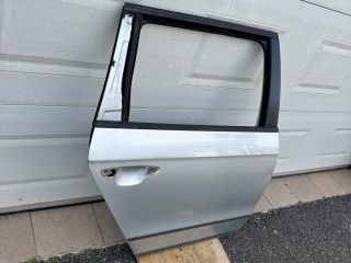 bontott VW PASSAT B6 Jobb hátsó Ajtó (Üres lemez)