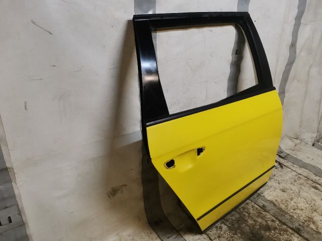 bontott VW PASSAT B6 Jobb hátsó Ajtó (Üres lemez)