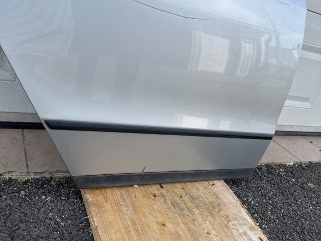 bontott VW PASSAT B6 Jobb hátsó Ajtó (Üres lemez)