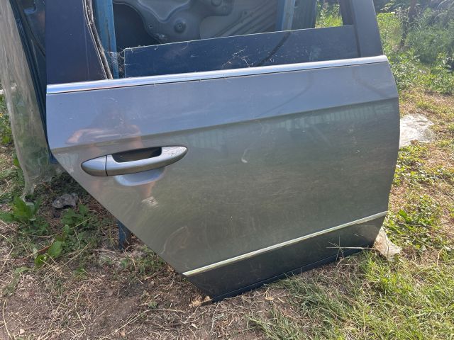 bontott VW PASSAT B6 Jobb hátsó Ajtó (Üres lemez)