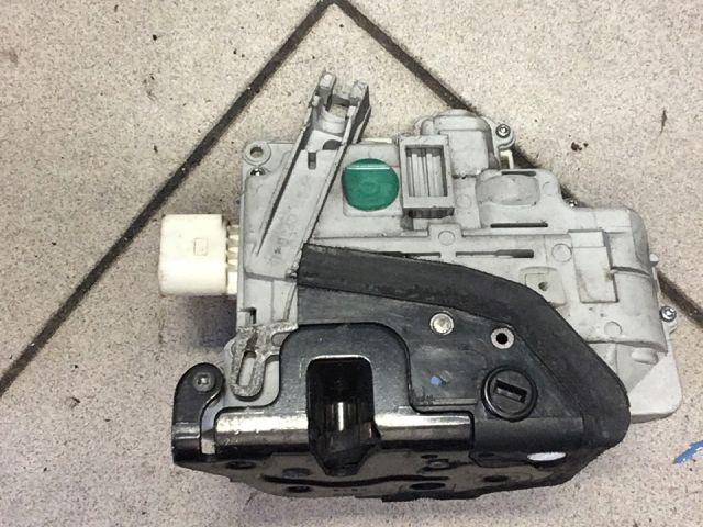 bontott VW PASSAT B6 Jobb hátsó Ajtózár