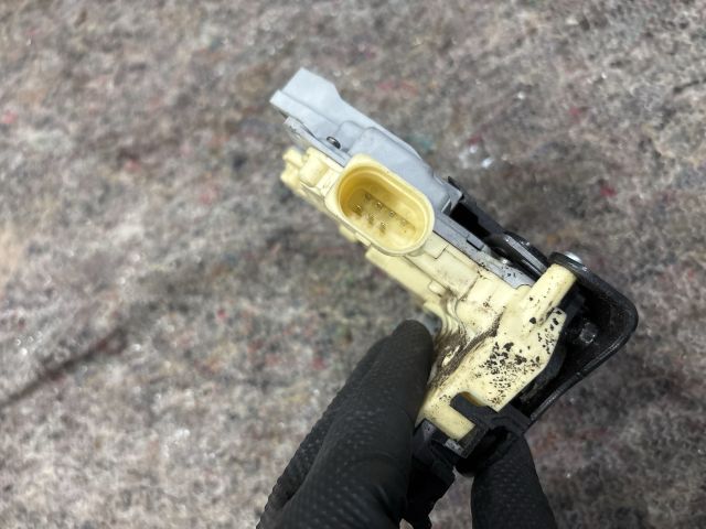 bontott VW PASSAT B6 Jobb hátsó Ajtózár