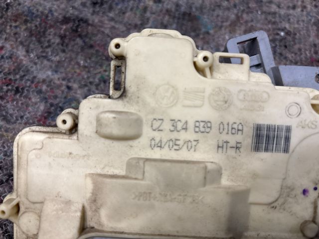 bontott VW PASSAT B6 Jobb hátsó Ajtózár