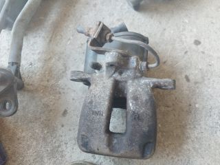 bontott VW PASSAT B6 Jobb hátsó Féknyereg Munkahengerrel