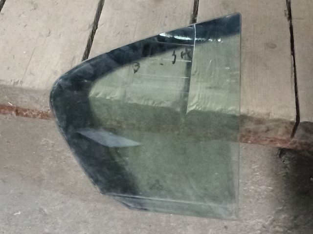 bontott VW PASSAT B6 Jobb hátsó Fixüveg (Ajtóban)