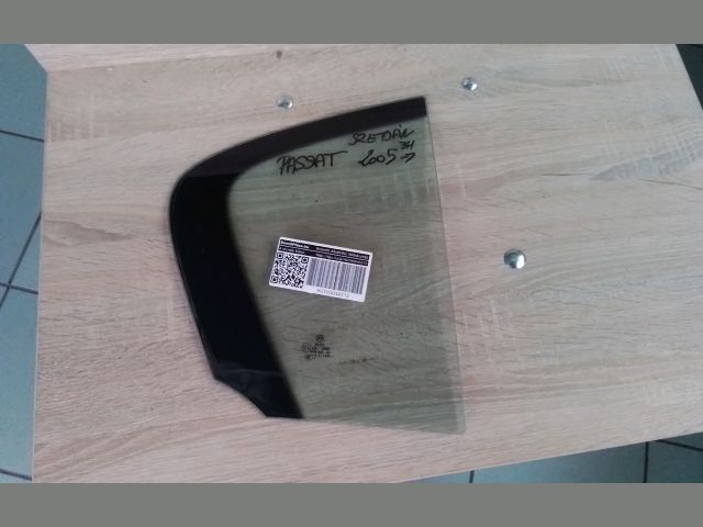 bontott VW PASSAT B6 Jobb hátsó Fixüveg (Ajtóban)