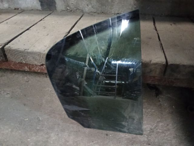 bontott VW PASSAT B6 Jobb hátsó Fixüveg (Ajtóban)