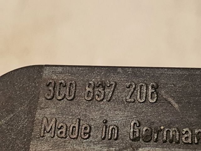 bontott VW PASSAT B6 Jobb hátsó Külső Kilincs