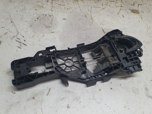 bontott VW PASSAT B6 Jobb hátsó Külső Kilincsfészek