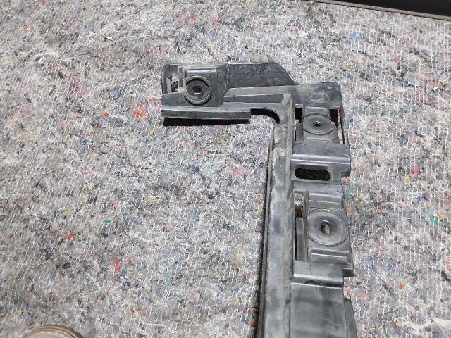 bontott VW PASSAT B6 Jobb hátsó Oldal Lökhárító Tartó (Műanyag)