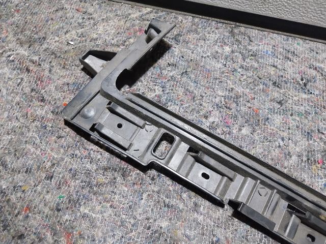 bontott VW PASSAT B6 Jobb hátsó Oldal Lökhárító Tartó (Műanyag)