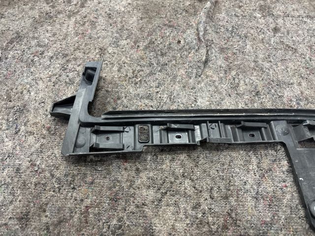 bontott VW PASSAT B6 Jobb hátsó Oldal Lökhárító Tartó (Műanyag)