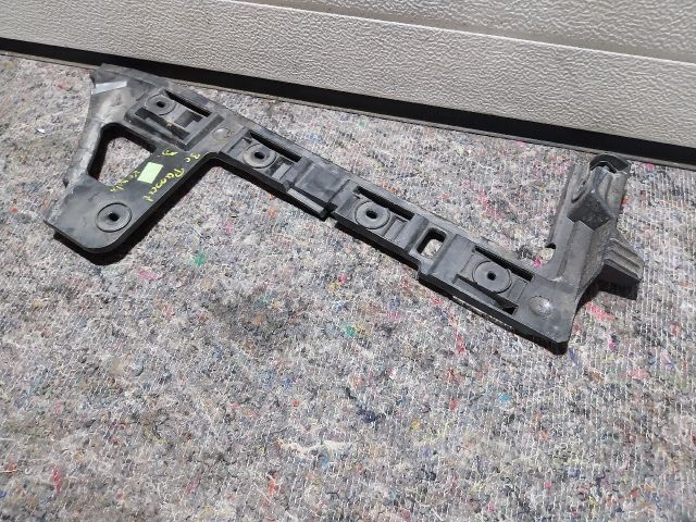 bontott VW PASSAT B6 Jobb hátsó Oldal Lökhárító Tartó (Műanyag)