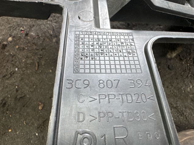 bontott VW PASSAT B6 Jobb hátsó Oldal Lökhárító Tartó (Műanyag)