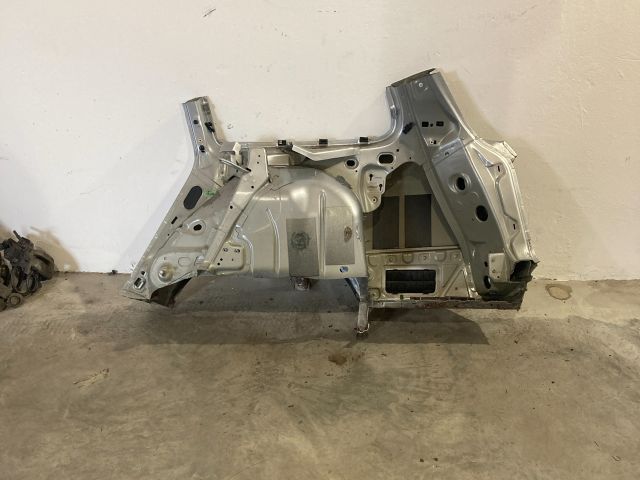 bontott VW PASSAT B6 Jobb hátsó Sárvédő