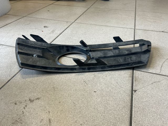 bontott VW PASSAT B6 Jobb Ködlámpa Rács