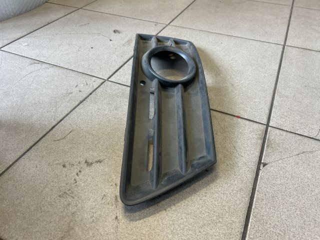 bontott VW PASSAT B6 Jobb Ködlámpa Rács