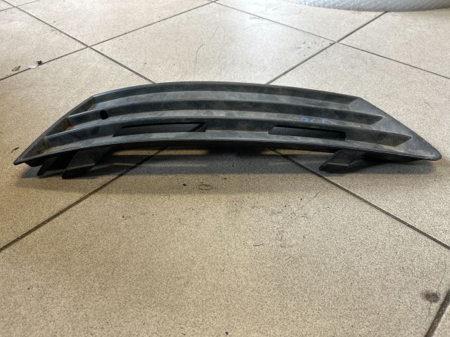 bontott VW PASSAT B6 Jobb Ködlámpa Rács