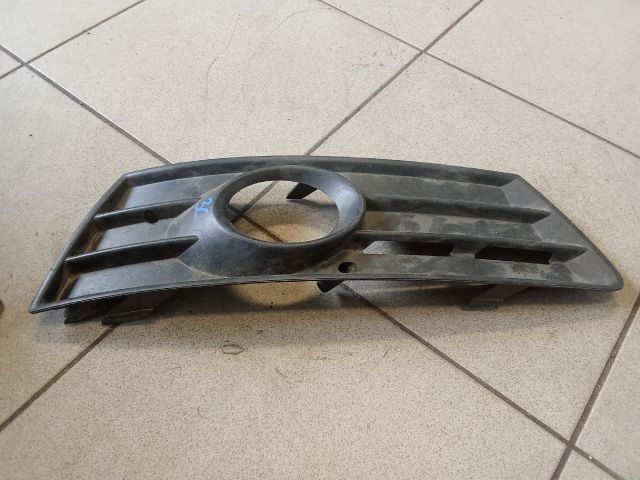 bontott VW PASSAT B6 Jobb Ködlámpa Rács