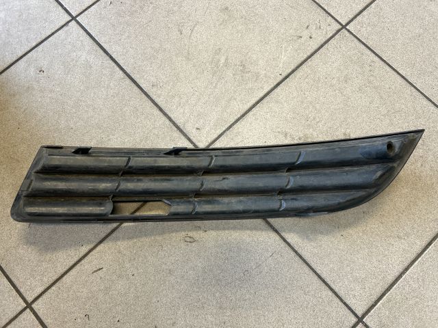 bontott VW PASSAT B6 Jobb Ködlámpa Rács