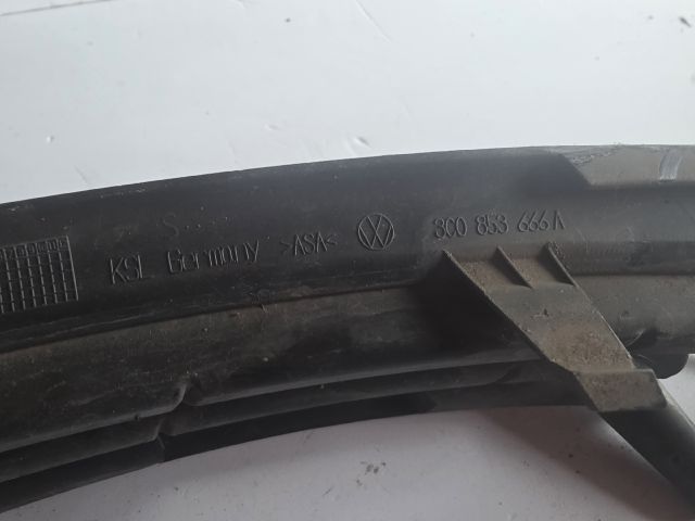 bontott VW PASSAT B6 Jobb Ködlámpa Rács