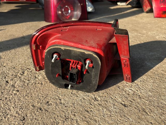 bontott VW PASSAT B6 Jobb Külső Hátsó Lámpa