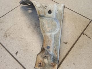 bontott VW PASSAT B6 Jobb Sárvédő Oldaltartó